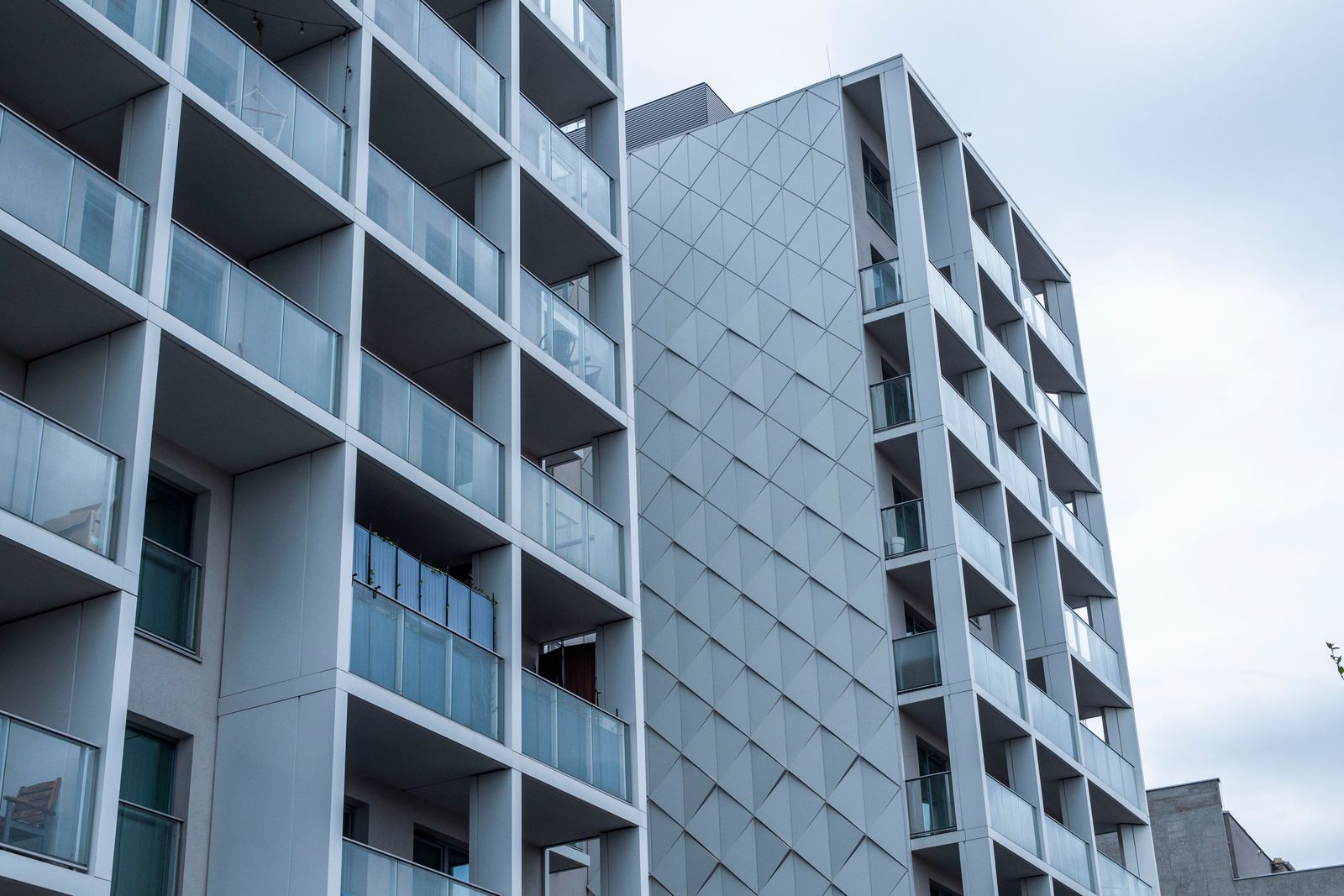 Contemporary apartment exterior